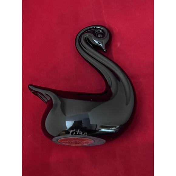 Titan Art Glass Graceful Swan Figurine Black Paperweight Signed - Picture 5 of 8
